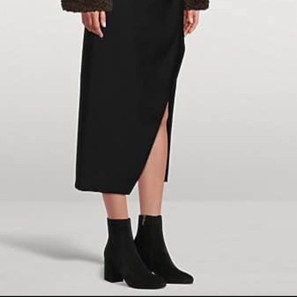 La Canadienne Suede, Fleece Lined Booties - Picture 1 of 5